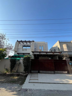 Cozy Entire Home in Abdalian housing society